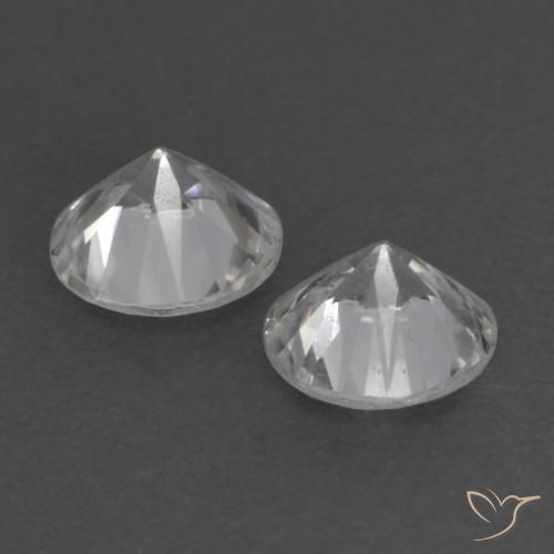 Shop natural 0.68ct ホワイト サファイア gems, ラウンド, from マダガスカル at GemSelect. In stock, global shipping!