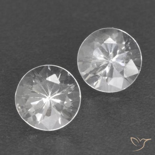 Shop natural 0.71ct ホワイト サファイア gems, ラウンド, from マダガスカル at GemSelect. In stock, global shipping!