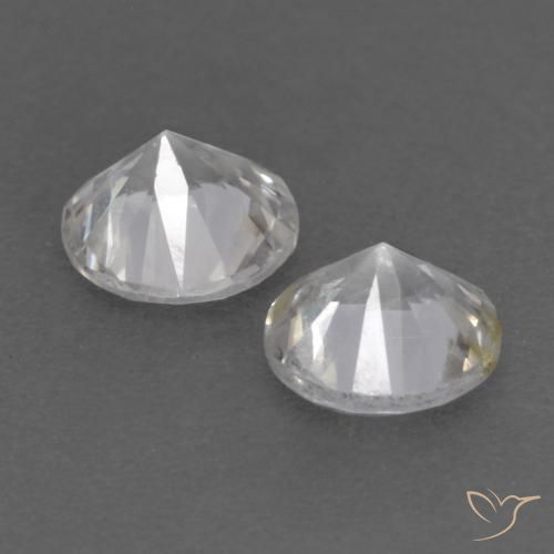 Shop natural 0.75ct ホワイト サファイア gems, ラウンド, from マダガスカル at GemSelect. In stock, global shipping!