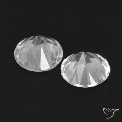 Shop natural 0.68ct ホワイト サファイア gems, ラウンド, from マダガスカル at GemSelect. In stock, global shipping!