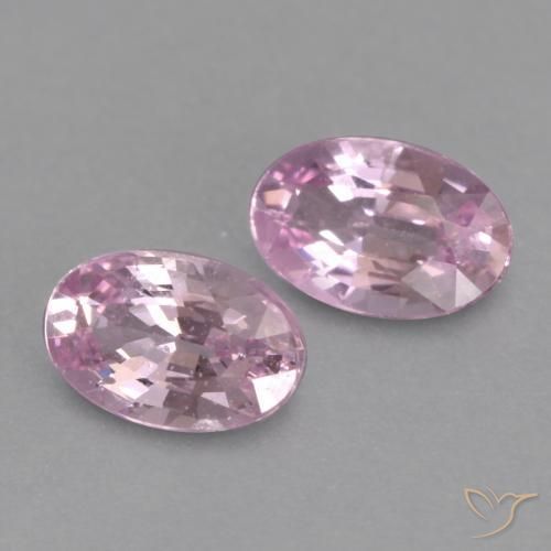 Shop natural 0.56ct 非常に薄いロイヤルパープルピンク サファイア gems, 楕円形, from タンザニア at GemSelect. In stock, global shipping!