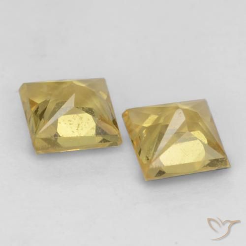 Shop natural 0.56ct ゴールド サファイア gems, 四角形, from タンザニア at GemSelect. In stock, global shipping!