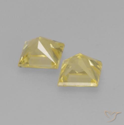 Shop natural 0.78ct 薄いゴールド サファイア gems, 四角形, from タンザニア at GemSelect. In stock, global shipping!