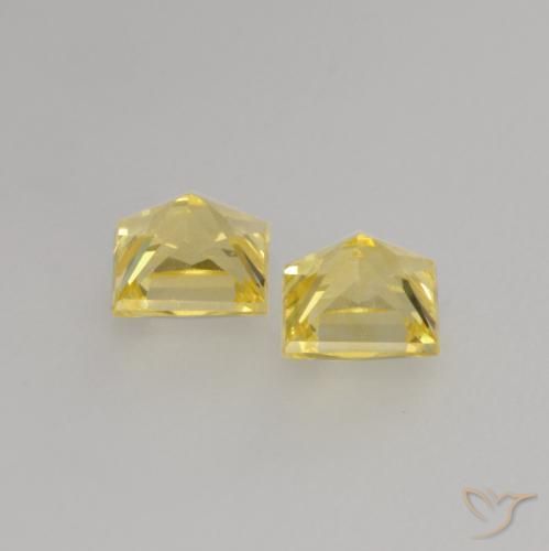 Shop natural 0.57ct ミディアム薄いイエロー サファイア gems, 四角形, from タンザニア at GemSelect. In stock, global shipping!