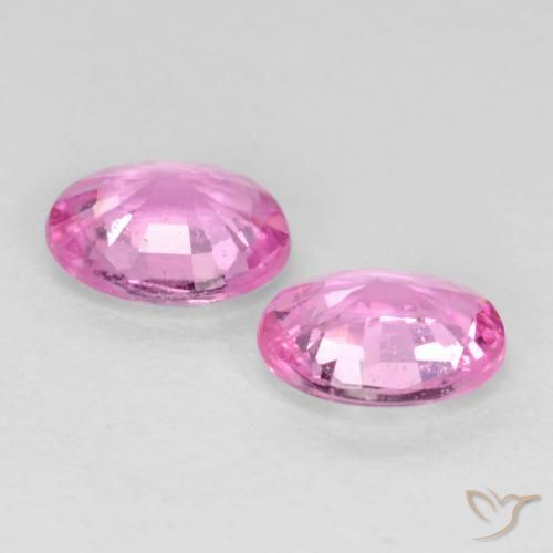 Shop natural 0.70ct 濃いピンク サファイア gems, 楕円形, from マダガスカル at GemSelect. In stock, global shipping!