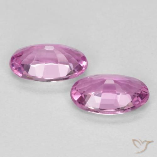 Shop natural 0.53ct 濃いピンクがかった紫 サファイア gems, 楕円形, from タンザニア at GemSelect. In stock, global shipping!