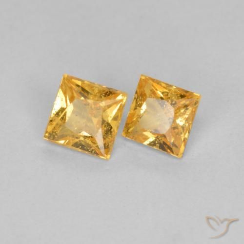 Shop natural 0.52ct オレンジゴールド サファイア gems, 四角形, from タンザニア at GemSelect. In stock, global shipping!