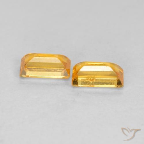 Shop natural 0.60ct ゴールドオレンジ サファイア gems, バゲット, from タンザニア at GemSelect. In stock, global shipping!