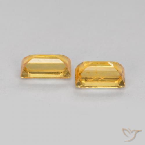 Shop natural 0.58ct ゴールドオレンジ サファイア gems, バゲット, from タンザニア at GemSelect. In stock, global shipping!