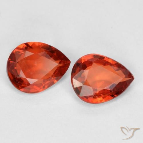 Shop natural 0.61ct 明るいクリムゾンレッド サファイア gems, 洋梨の形, from タンザニア at GemSelect. In stock, global shipping!