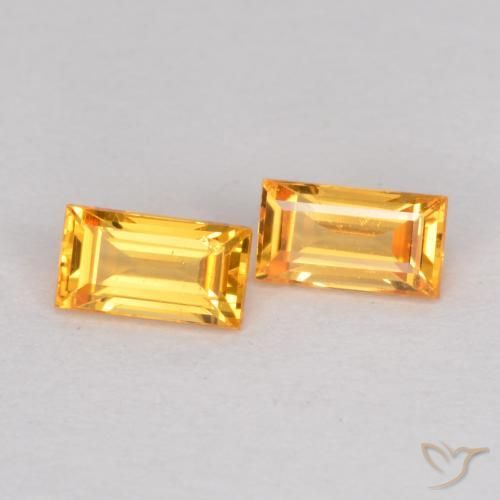 Shop natural 0.49ct オレンジゴールド サファイア gems, バゲット, from タンザニア at GemSelect. In stock, global shipping!