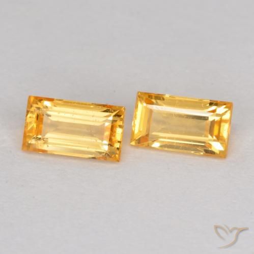 Shop natural 0.54ct オレンジゴールド サファイア gems, バゲット, from タンザニア at GemSelect. In stock, global shipping!