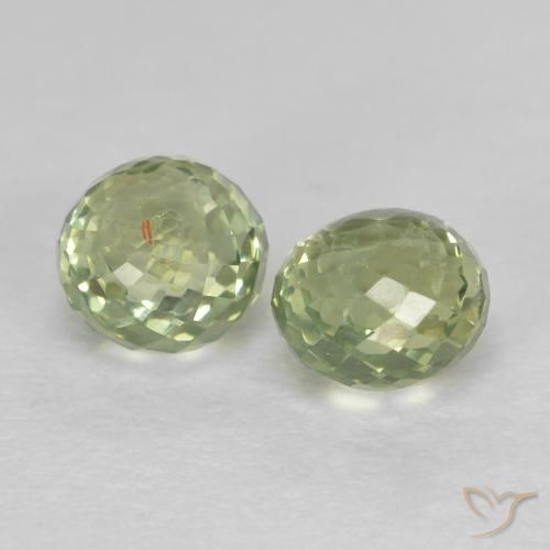 Shop natural 1.06ct 非常に薄いセージグリーン サファイア gems, ラウンド, from タンザニア at GemSelect. In stock, global shipping!