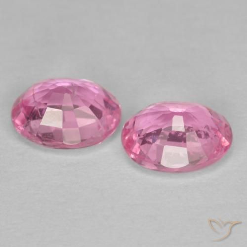 Shop natural 0.90ct ロイヤルパープルピンク サファイア gems, 楕円形, from マダガスカル at GemSelect. In stock, global shipping!