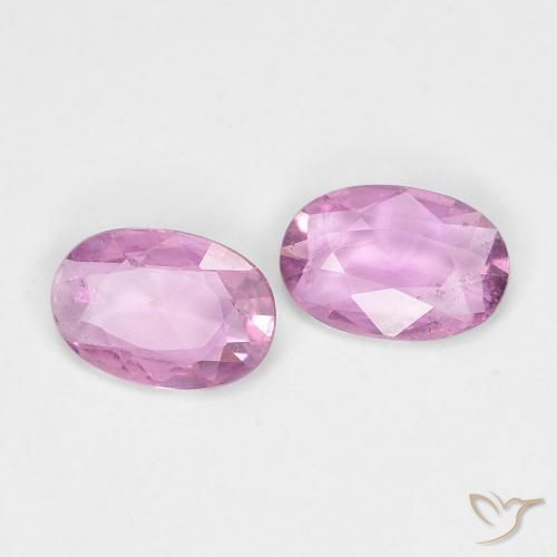 Shop natural 0.74ct 薄いロイヤルパープルピンク サファイア gems, 楕円形, from タンザニア at GemSelect. In stock, global shipping!