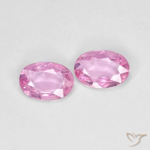 Shop natural 0.79ct 非常に薄いロイヤルパープルピンク サファイア gems, 楕円形, from タンザニア at GemSelect. In stock, global shipping!