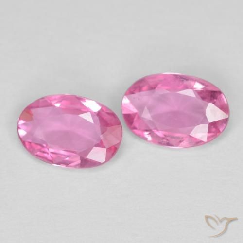 Shop natural 0.80ct ロイヤルパープルピンク サファイア gems, 楕円形, from マダガスカル at GemSelect. In stock, global shipping!