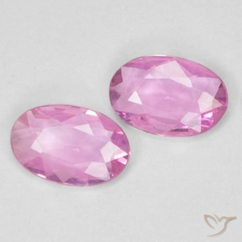 Shop natural 0.66ct ホットピンク サファイア gems, 楕円形, from タンザニア at GemSelect. In stock, global shipping!