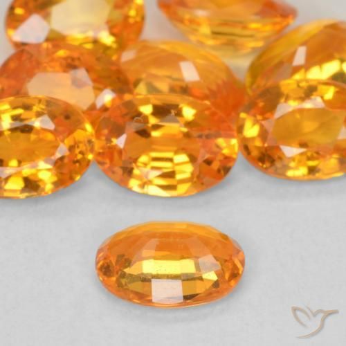 0.60カラットの天然ミディアムオレンジサファイア、楕円形、VVS-VS