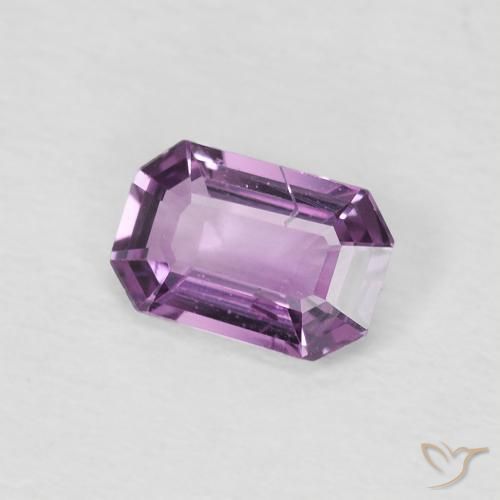 0.60カラットの天然Medium Dark-Purpleサファイア、八角形 / エメラルドカット、VS-SI