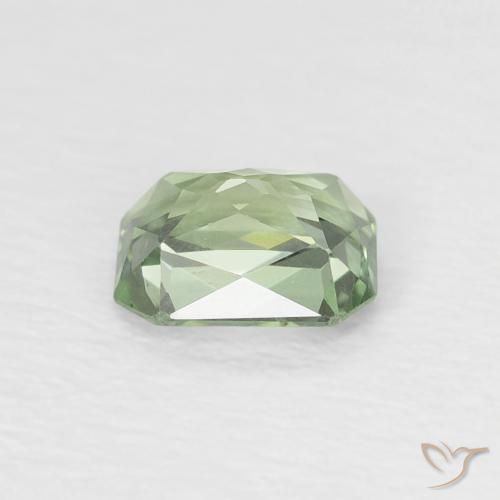 0.56カラットの天然Medium Light Greenサファイア、八角形 / エメラルドカット、VVS
