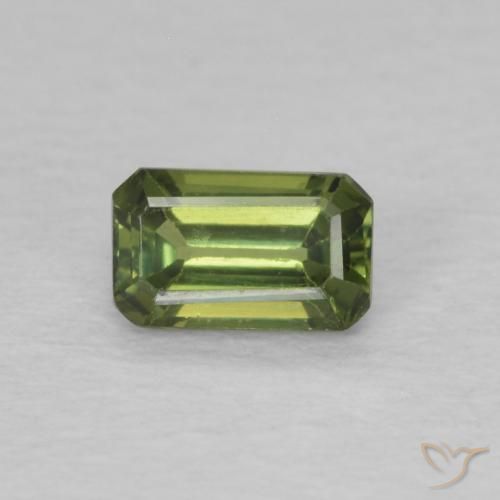 0.46ct 天然 ウォームグリーン サファイア, エメラルドカット, VVS