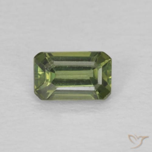 0.45ct 天然 ウォームグリーン サファイア, エメラルドカット, VVS