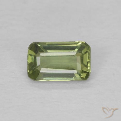 0.41ct 天然 ウォームグリーン サファイア, エメラルドカット, VVS