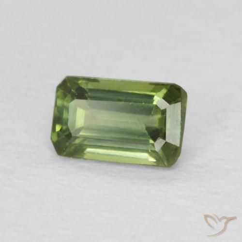 0.48カラットの天然Medium Light Greenサファイア、八角形 / エメラルドカット、VVS-VS
