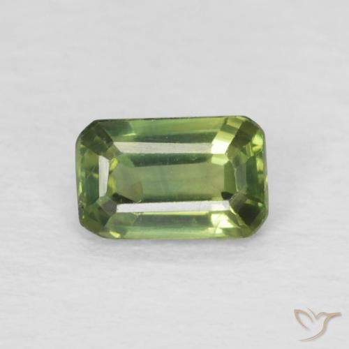 0.42ct 天然 薄いフォレストグリーン サファイア, エメラルドカット, VS
