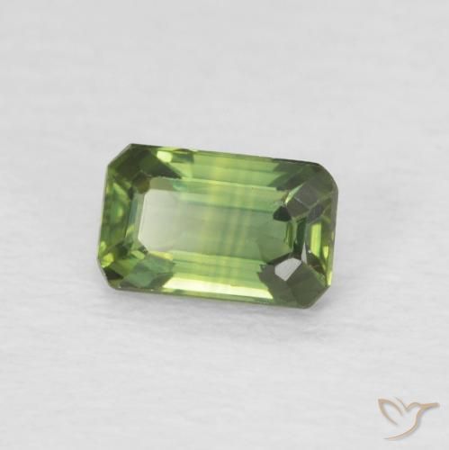 0.46カラットの天然Medium Light Greenサファイア、八角形 / エメラルドカット、VS