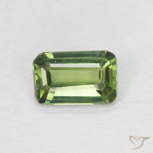 0.38ct 天然 フォレストグリーン サファイア, エメラルドカット, VS