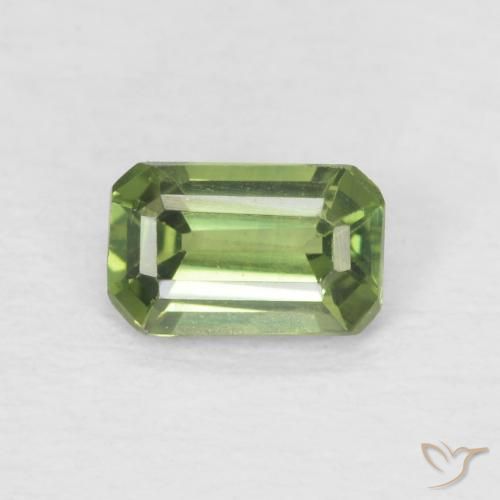 0.42ct 天然 ウォームグリーン サファイア, エメラルドカット, VS
