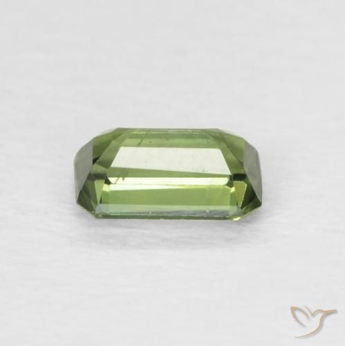 0.42カラットの天然Medium Dark-Greenサファイア、八角形 / エメラルドカット、VS