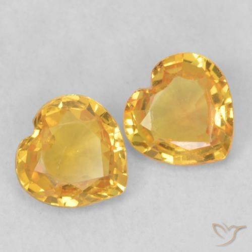 Shop natural 0.70ct ゴールドオレンジ サファイア gems, 心臓, from タンザニア at GemSelect. In stock, global shipping!