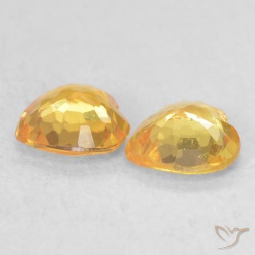Shop natural 0.70ct ゴールドオレンジ サファイア gems, 心臓, from タンザニア at GemSelect. In stock, global shipping!