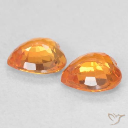 Shop natural 0.76ct 鮮やかなオレンジ サファイア gems, 心臓, from タンザニア at GemSelect. In stock, global shipping!