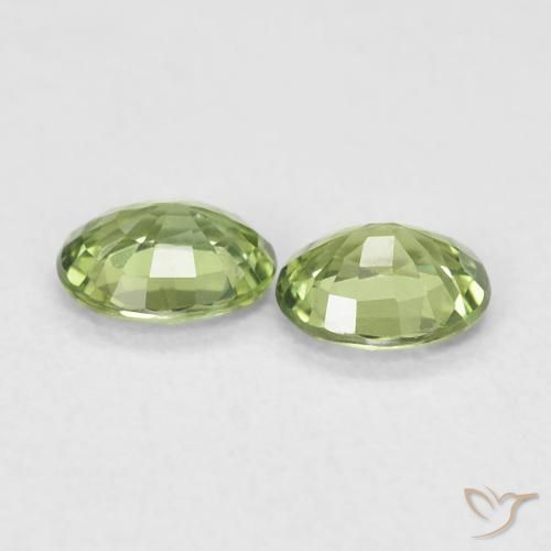 Shop natural 0.74ct ウォームグリーン サファイア gems, 楕円形, from マダガスカル at GemSelect. In stock, global shipping!