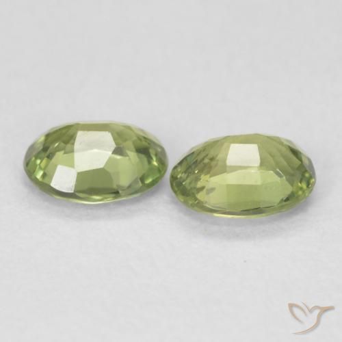 Shop natural 0.87ct 薄いフォレストグリーン サファイア gems, 楕円形, from マダガスカル at GemSelect. In stock, global shipping!