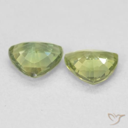 Shop natural 0.67ct 薄いアースグリーン サファイア gems, トリリオン, from マダガスカル at GemSelect. In stock, global shipping!