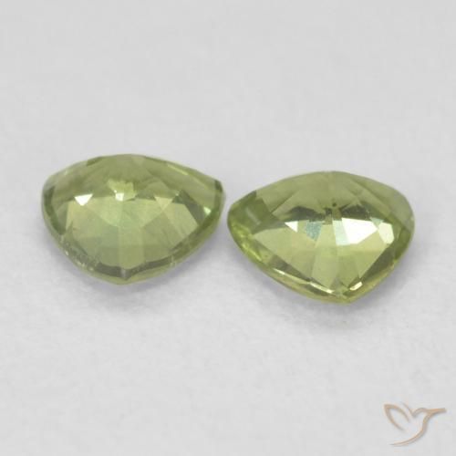 Shop natural 0.68ct アースグリーン サファイア gems, トリリオン, from マダガスカル at GemSelect. In stock, global shipping!