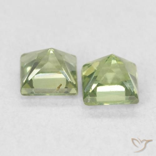 Shop natural 0.45ct ウォームグリーン サファイア gems, 四角形, from タンザニア at GemSelect. In stock, global shipping!
