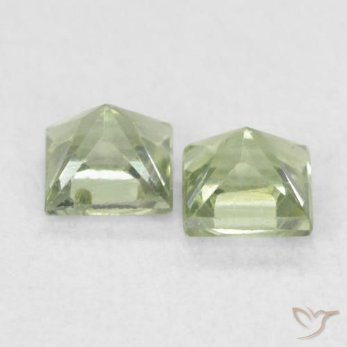 Shop natural 0.46ct 薄いペアーグリーン サファイア gems, 四角形, from タンザニア at GemSelect. In stock, global shipping!