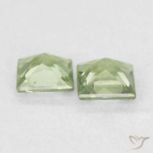 Shop natural 0.36ct 非常に薄いセージグリーン サファイア gems, 四角形, from タンザニア at GemSelect. In stock, global shipping!