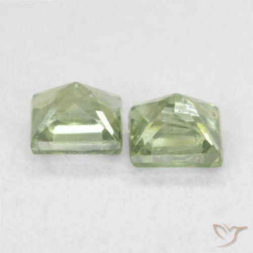 Shop natural 0.43ct ミディアムグリーン サファイア gems, 四角形, from タンザニア at GemSelect. In stock, global shipping!