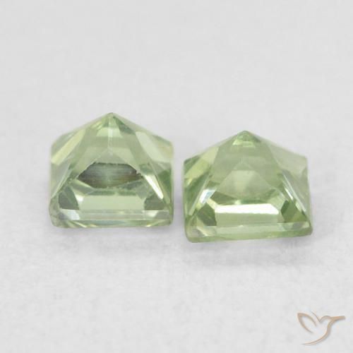 Shop natural 0.43ct ミディアムグリーン サファイア gems, 四角形, from タンザニア at GemSelect. In stock, global shipping!