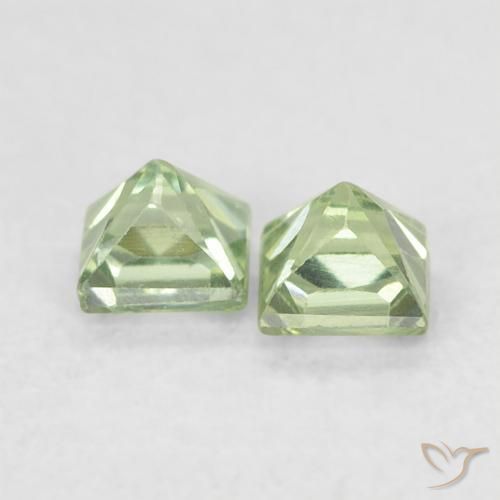 Shop natural 0.49ct 薄いフォレストグリーン サファイア gems, 四角形, from タンザニア at GemSelect. In stock, global shipping!