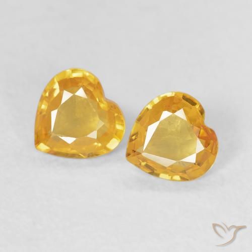 Shop natural 0.61ct ゴールドオレンジ サファイア gems, 心臓, from モザンビーグ at GemSelect. In stock, global shipping!