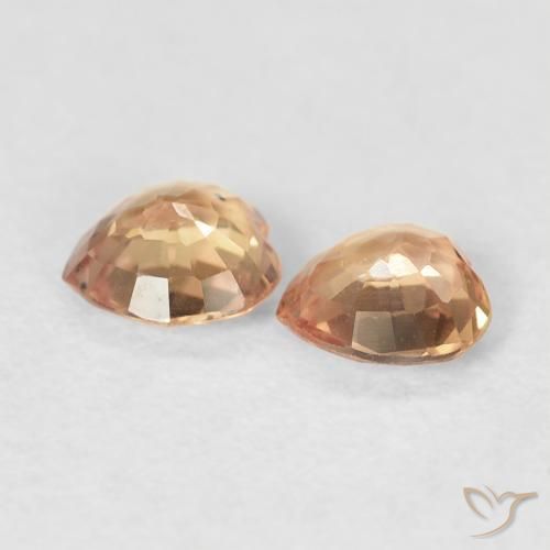 Shop natural 0.77ct ピーチゴールデン サファイア gems, 心臓, from モザンビーグ at GemSelect. In stock, global shipping!