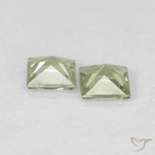 Shop natural 0.34ct 薄いライムグリーン サファイア gems, 四角形, from タンザニア at GemSelect. In stock, global shipping!